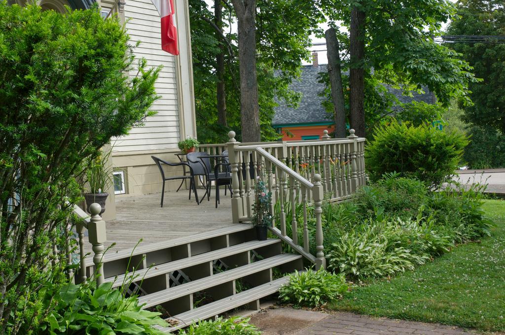 Bluenose Lodge Lunenburg Eksteriør bilde